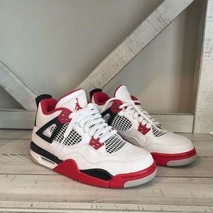 Air Jordan 4 Retro Fire Red Youth Size 5